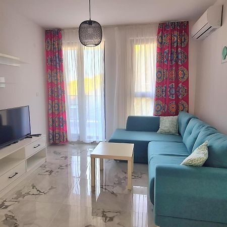 Dolphin Beach Apart Обзор Екстер'єр фото