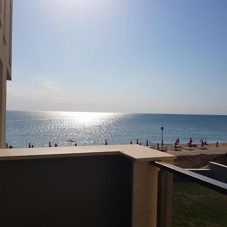 Dolphin Beach Apart Обзор Екстер'єр фото