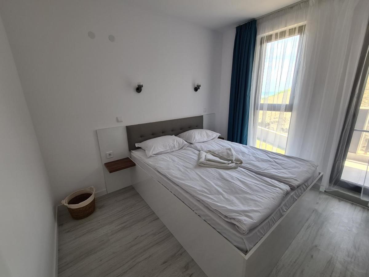 Dolphin Beach Apart Обзор Екстер'єр фото