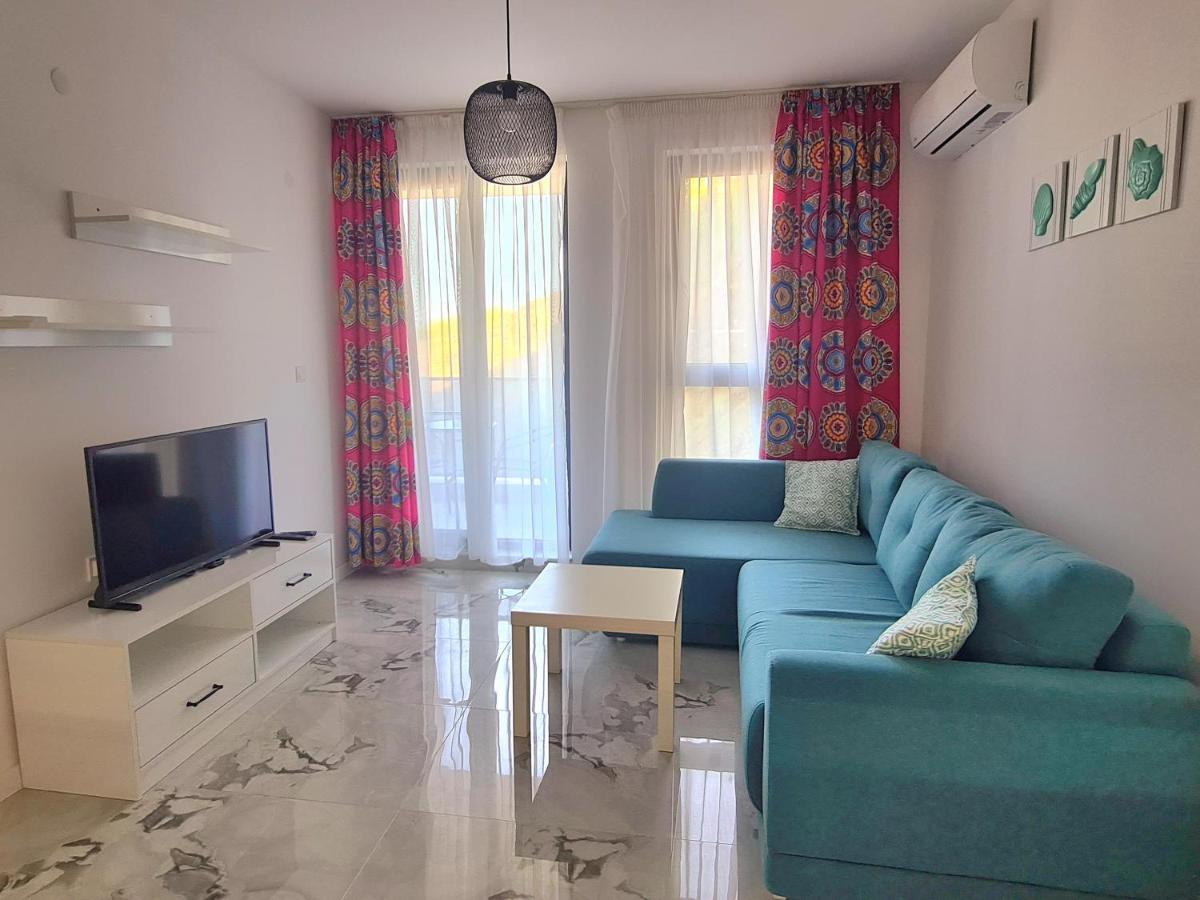 Dolphin Beach Apart Обзор Екстер'єр фото